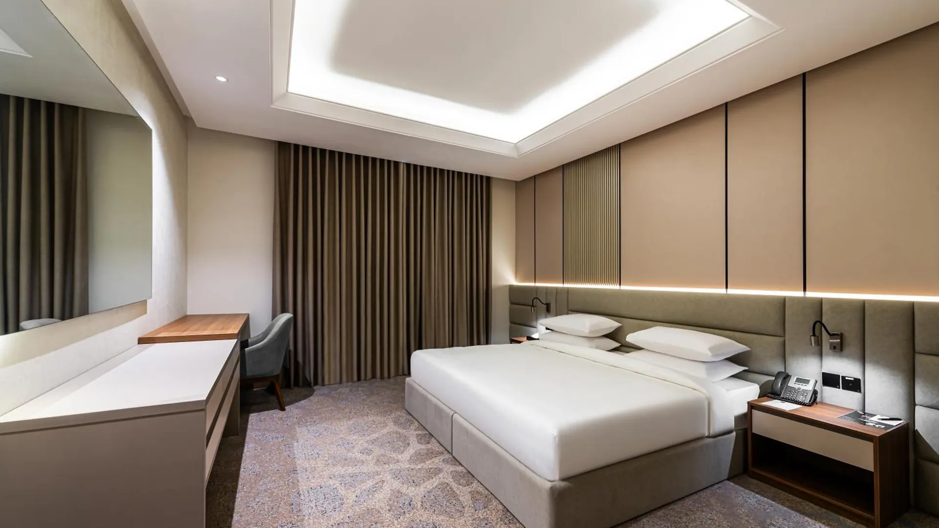 Voyage Hotel & Suites Ριάντ 4*,