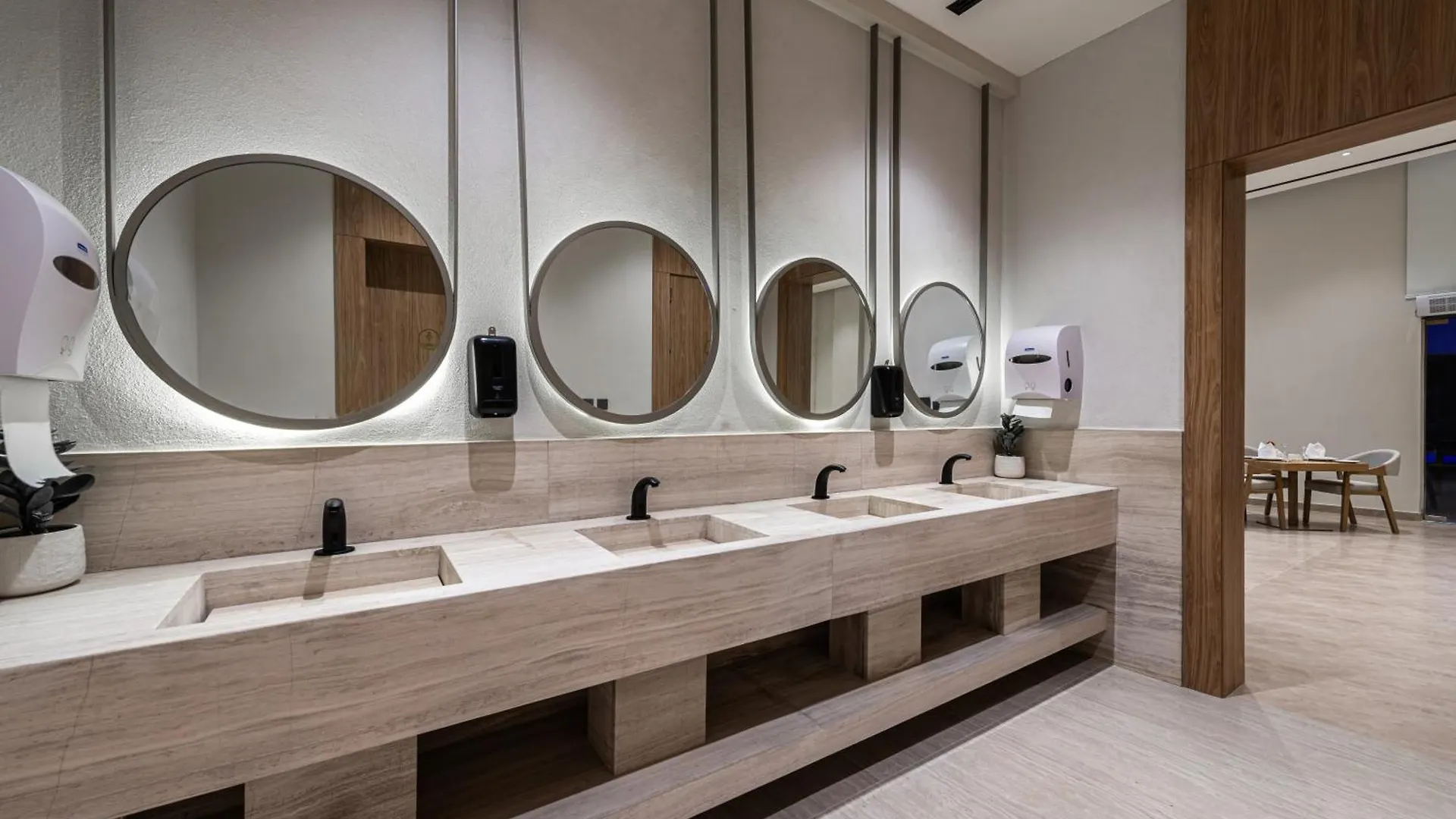 Voyage Hotel & Suites Ριάντ