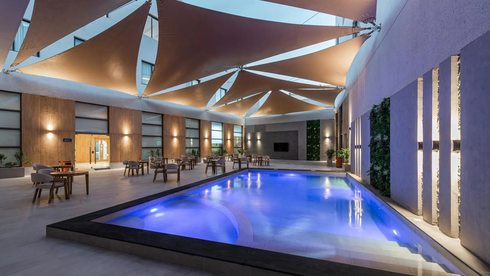Voyage Hotel & Suites Ριάντ